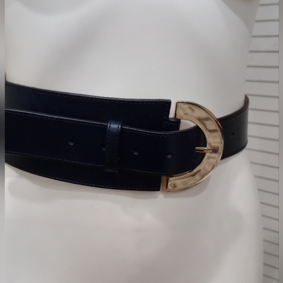 Ann Taylor Accessories - Ann Taylor Black Belt with Gold Buckle